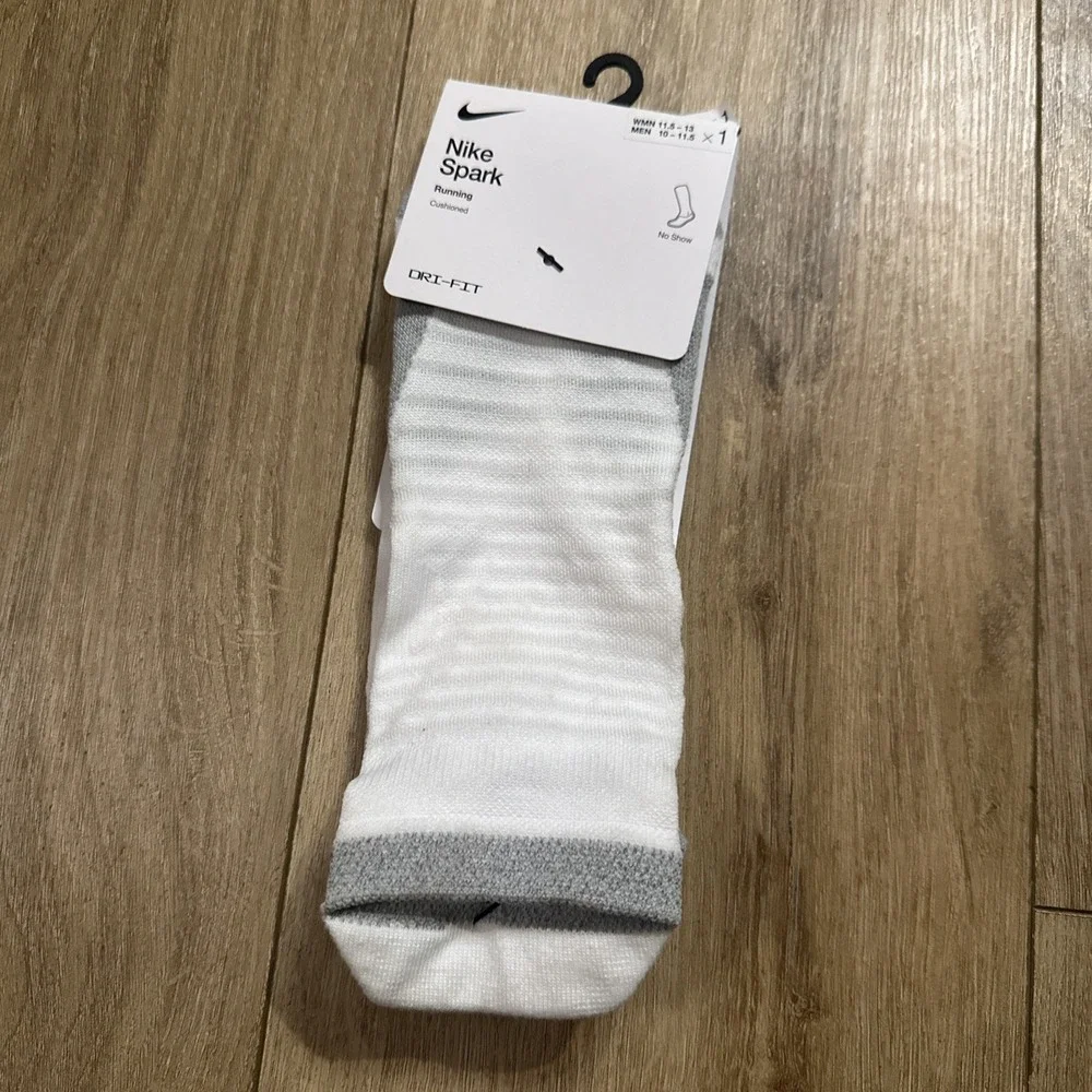 Nike Spark Cushioned No Show Running Socks White Size 10-11.5 CU7201-100 1‎ Pr